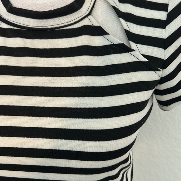 Striped Crop Tee - Picture 2 of 3